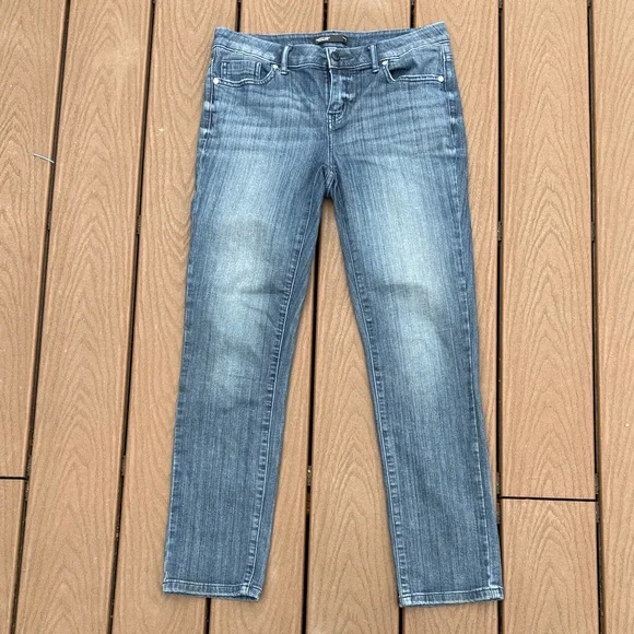 Simply Vera Vera Wang Dark Wash Cropped Jeans - Picture 6 of 9